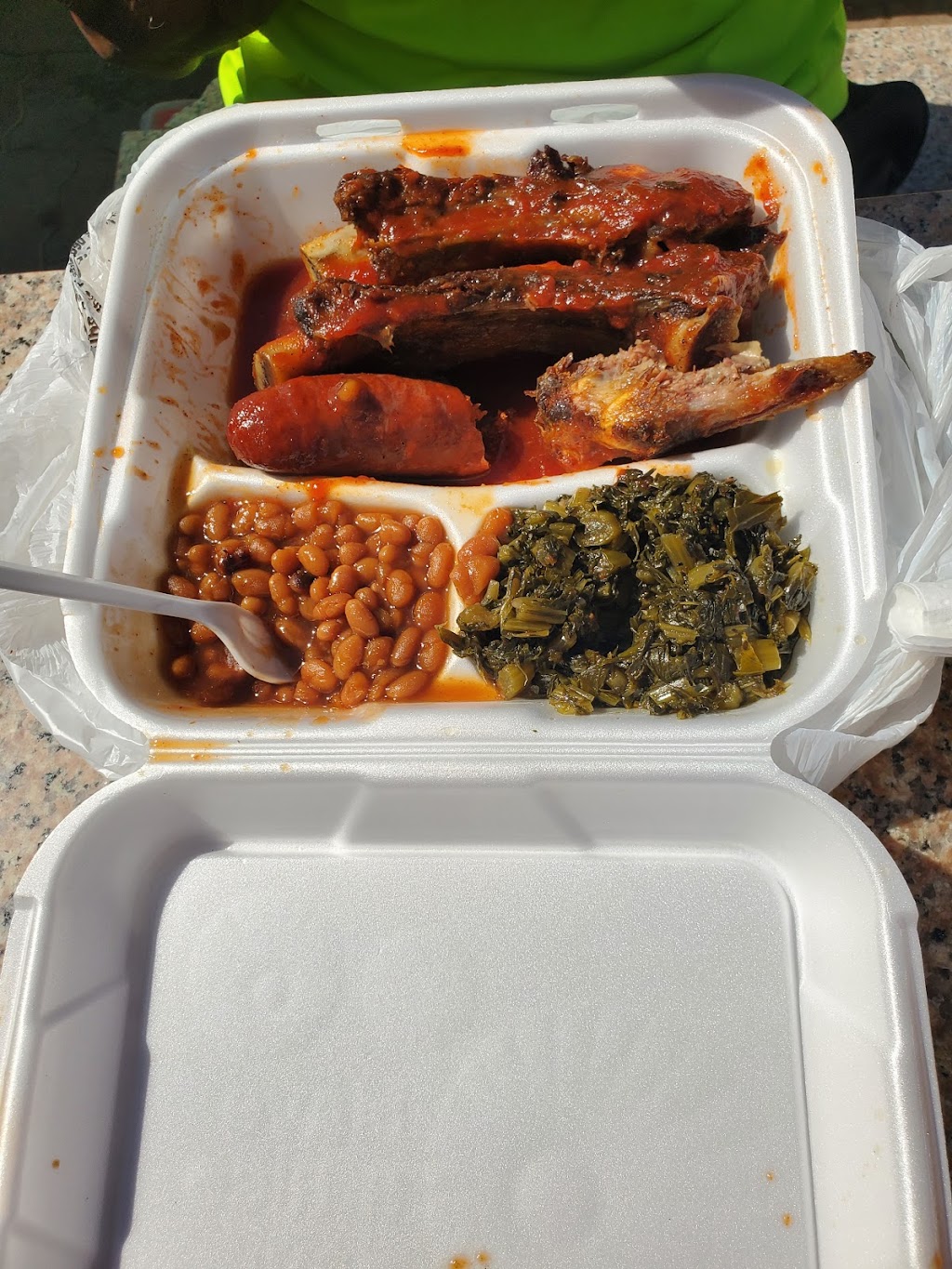 MoVal BBQ | restaurant | 24195 Sunnymead Boulevard, Moreno Valley, CA 92553, USA | 9516654463 OR +1 951-665-4463