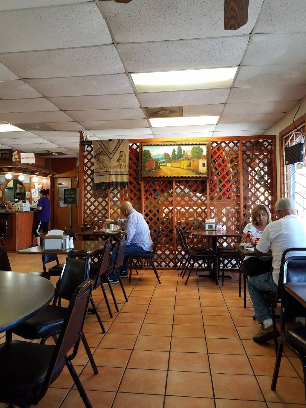 Los Compadres Mexican Seafood | restaurant | 7546 Marbach Rd, San Antonio, TX 78227, USA | 2106749881 OR +1 210-674-9881