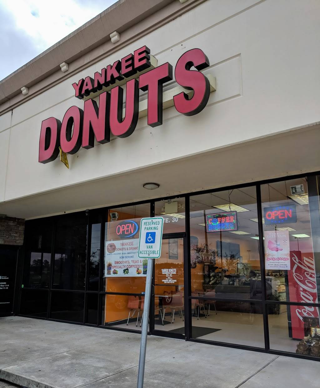 Yankee Donuts | restaurant | 2111 Spring Cypress Rd, Spring, TX 77388, USA | 2819076318 OR +1 281-907-6318