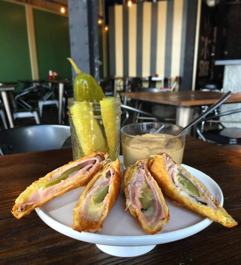 Stache International | restaurant | 1416 E Fisher Service Dr, Detroit, MI 48207, USA | 3139746895 OR +1 313-974-6895