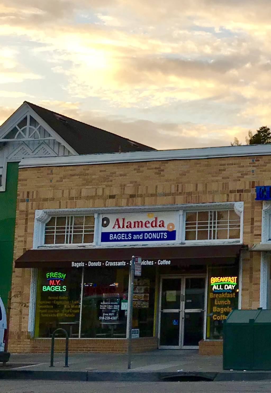 Alameda Bagels and Donuts | bakery | 1227 Park St, Alameda, CA 94501, USA | 5102394387 OR +1 510-239-4387
