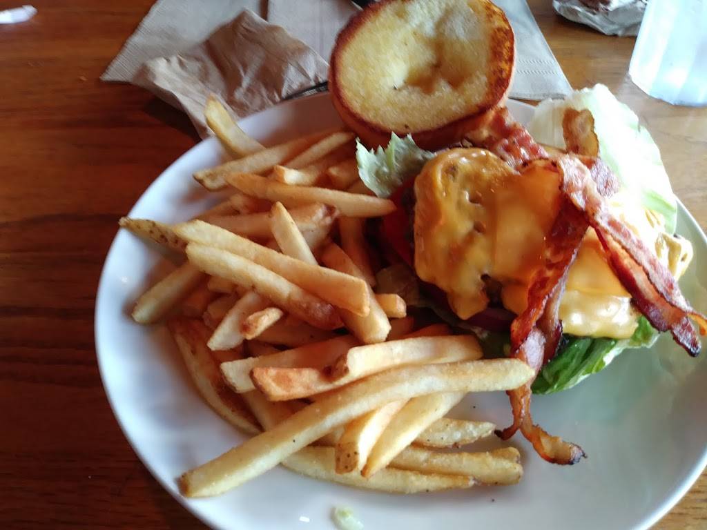 Applebees Grill + Bar | restaurant | 10135 Pines Blvd, Pembroke Pines, FL 33026, USA | 9544383370 OR +1 954-438-3370