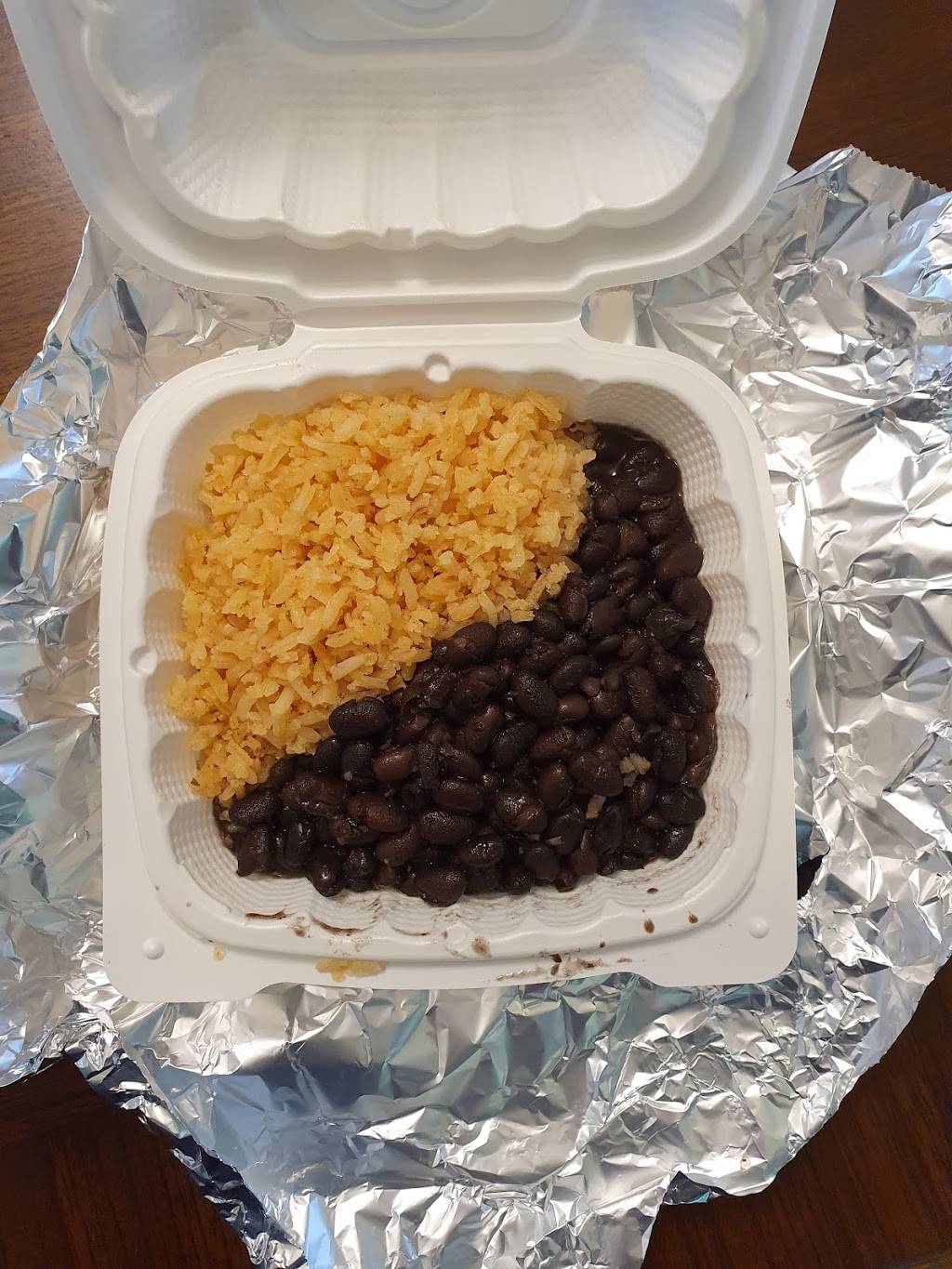 El Camion | restaurant | 6319 Roosevelt Way NE, Seattle, WA 98115, USA | 2064685691 OR +1 206-468-5691