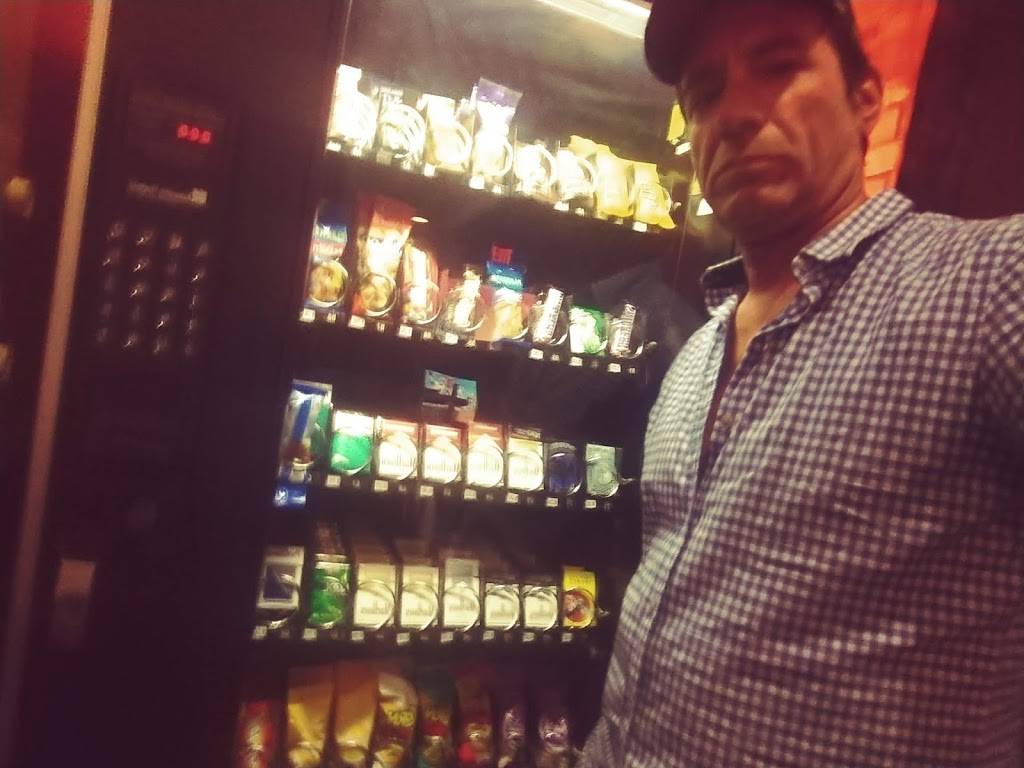 Jokers Bar & Grill | restaurant | 1631 N Decatur Blvd, Las Vegas, NV 89108, USA | 7028348164 OR +1 702-834-8164