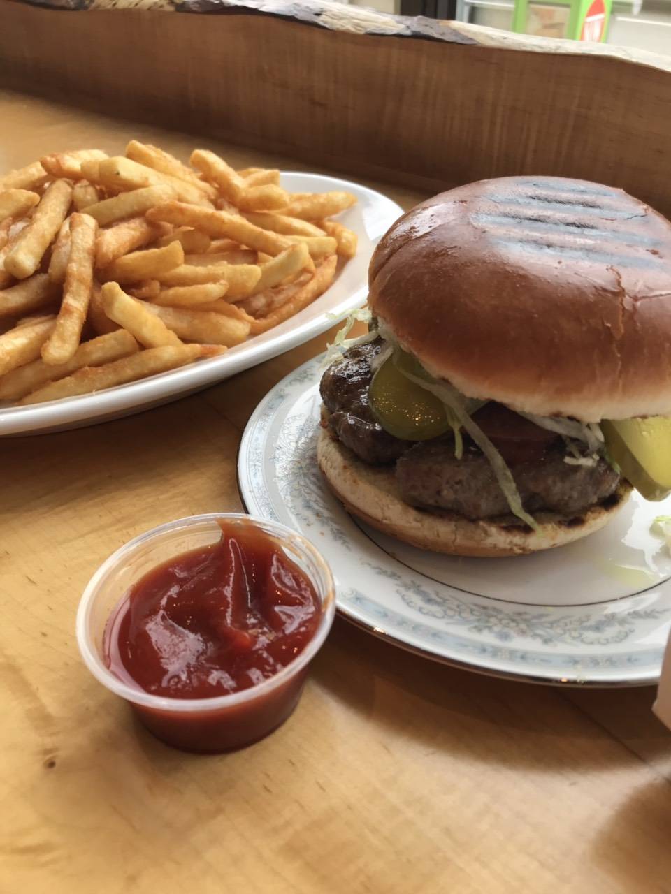 Grillway Souvlaki House | restaurant | 2422 Bloor St W, Toronto, ON M6S 1P9, Canada | 4169015554 OR +1 416-901-5554