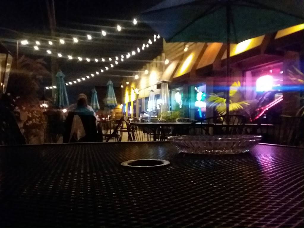 Baileys Restaurant & Bar | restaurant | 17731 Oak Park Ave # A, Tinley Park, IL 60477, USA | 7084297955 OR +1 708-429-7955