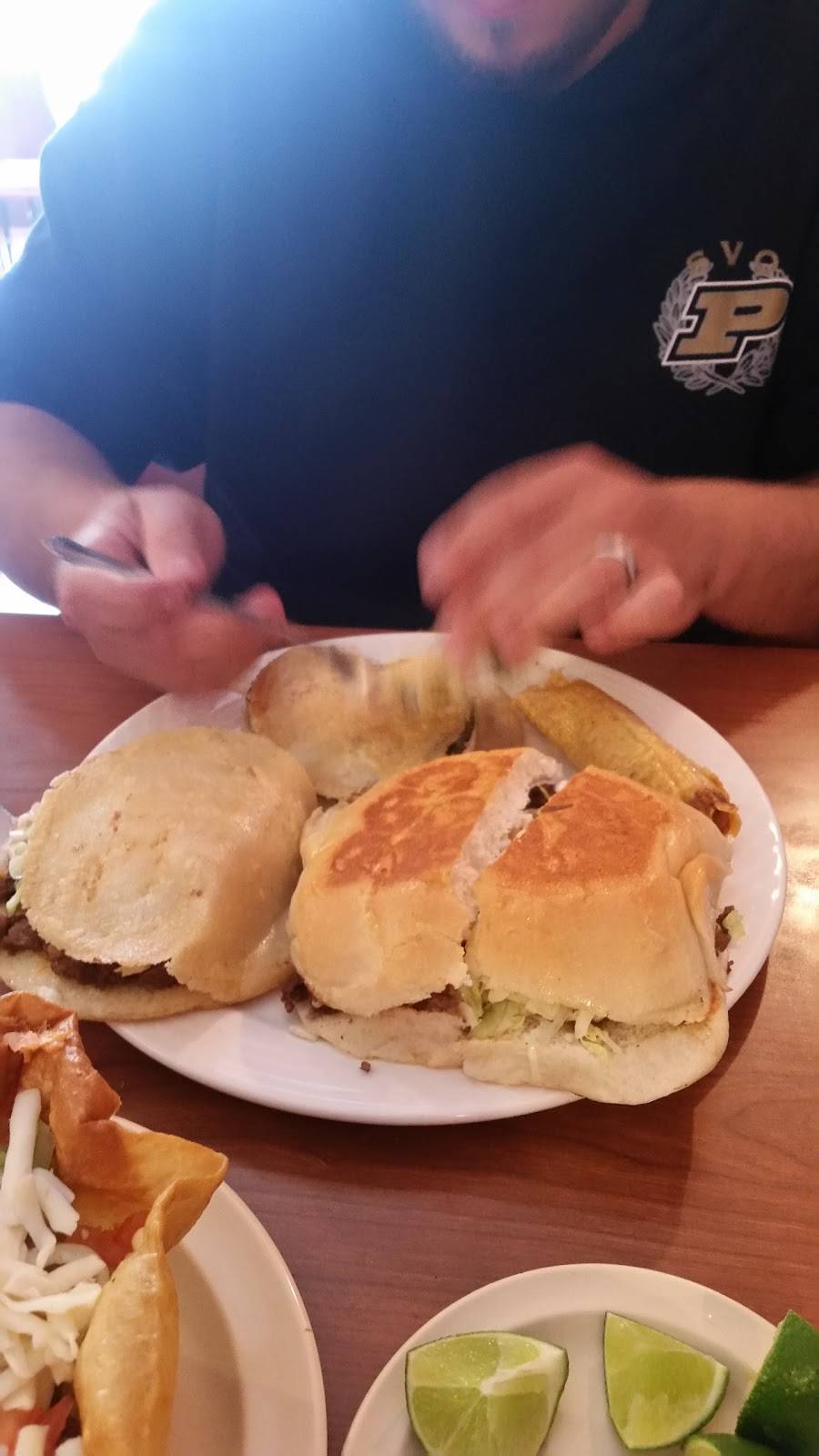 El Sol | restaurant | 509 4th Ave, Rochelle, IL 61068, USA | 8155621851 OR +1 815-562-1851