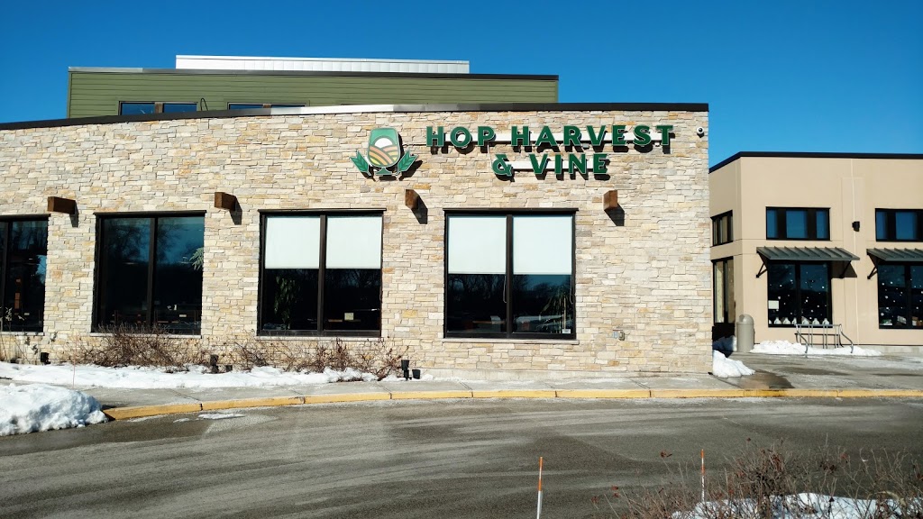 Hop Harvest & Vine Public House | restaurant | 2205 Silvernail Rd, Pewaukee, WI 53072, USA | 2622328866 OR +1 262-232-8866