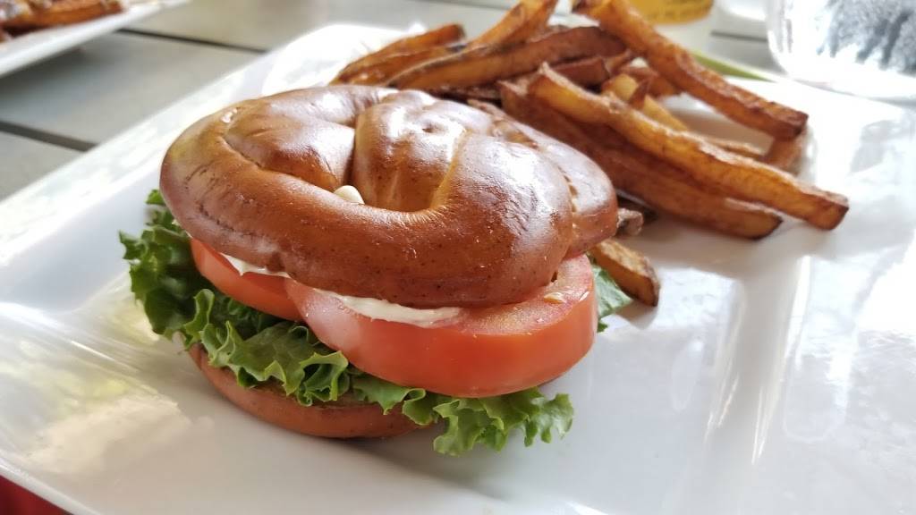 Severna Park Taphouse | restaurant | 58 W Earleigh Heights Rd, Severna Park, MD 21146, USA | 4107935759 OR +1 410-793-5759