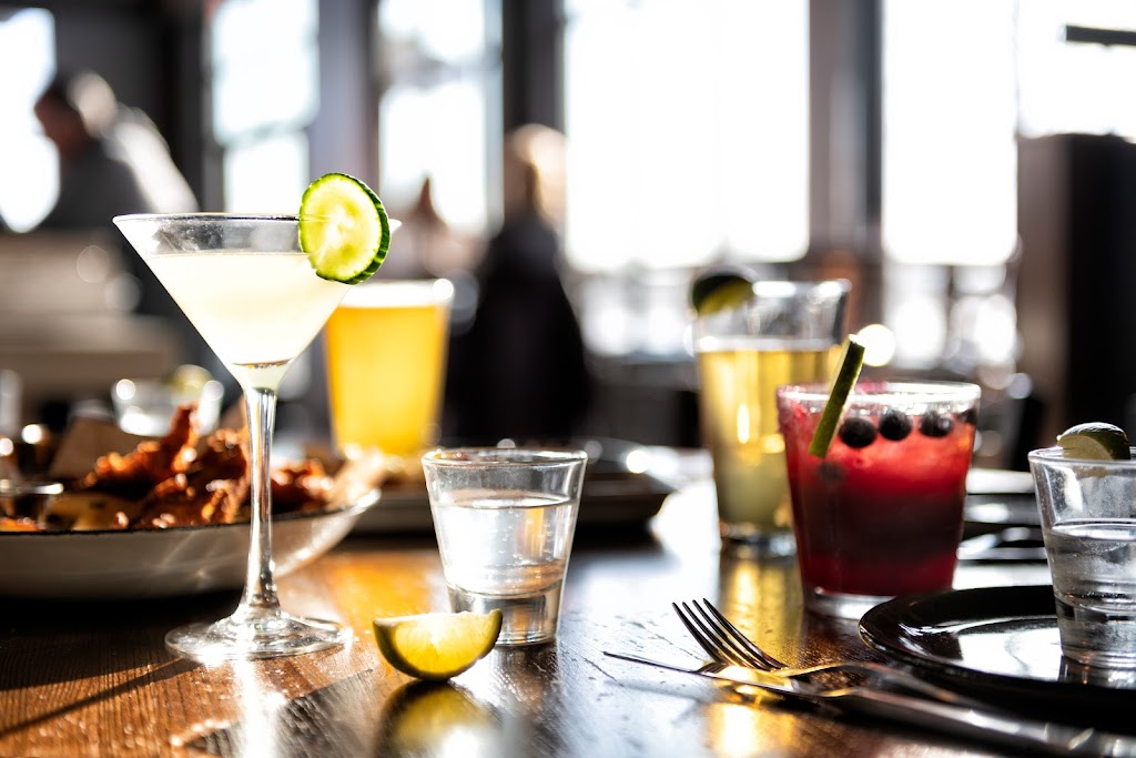 Bar Louie - Naperville | restaurant | 2835 Showplace Dr Suite 139, Naperville, IL 60564, USA | 3314442050 OR +1 331-444-2050