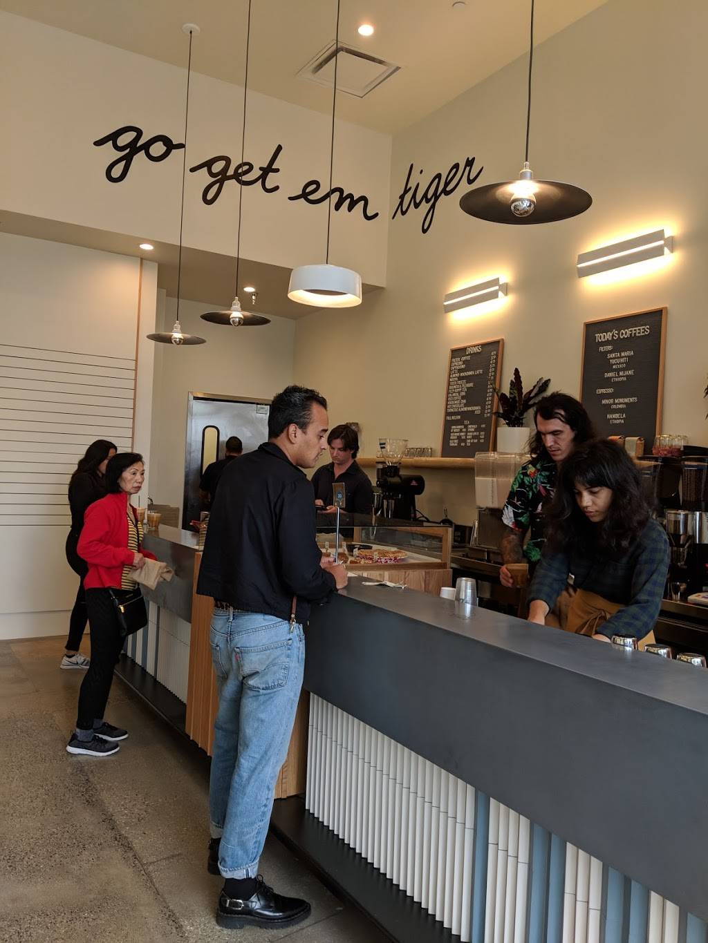 Go Get Em Tiger | restaurant | 827 E 3rd St, Los Angeles, CA 90013, USA | 2132775558 OR +1 213-277-5558