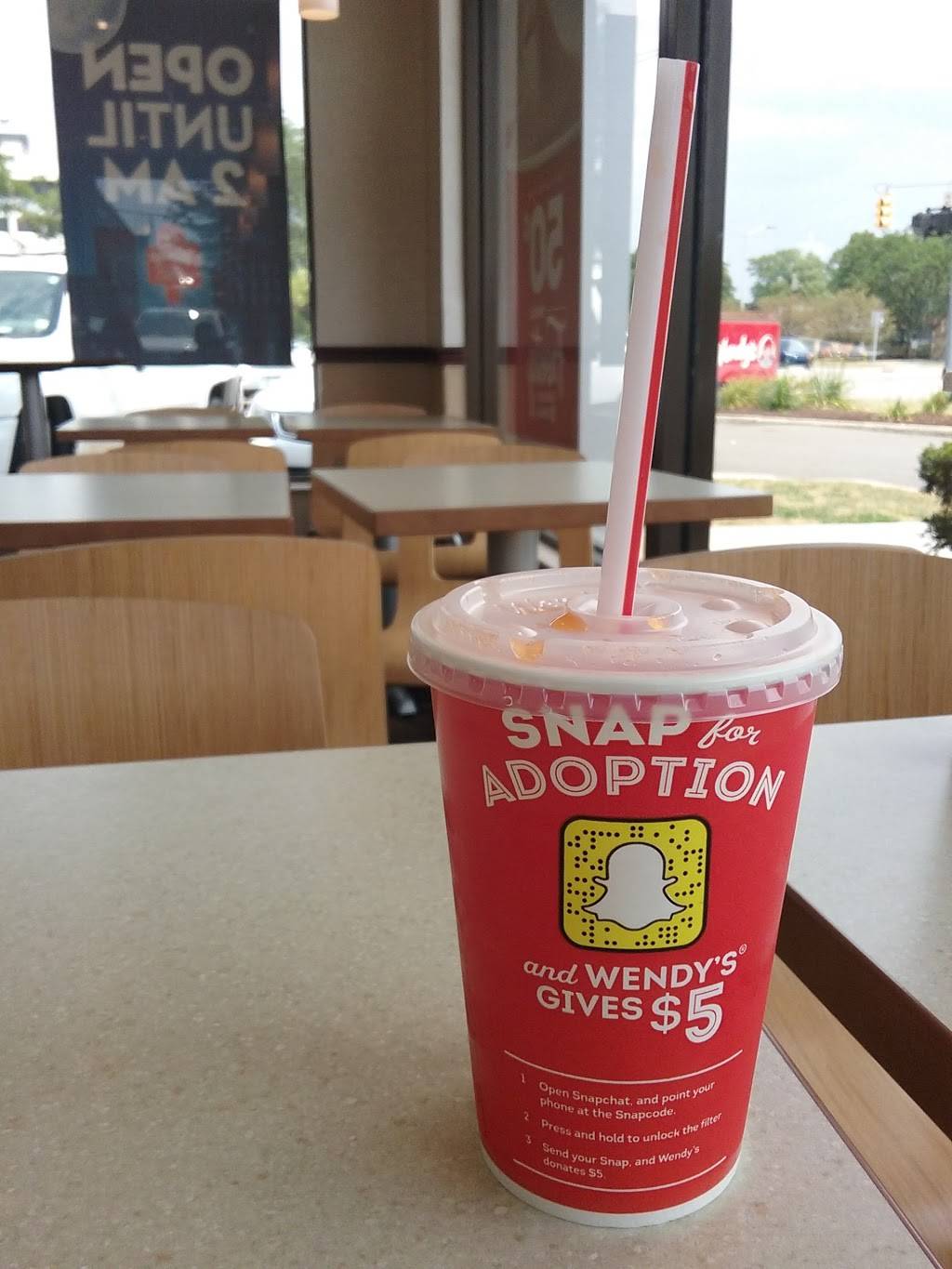 Wendys | restaurant | 22111 Greenfield Rd, Southfield, MI 48075, USA | 2485571315 OR +1 248-557-1315