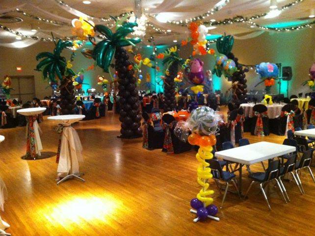 Ukrainian American Community Center | restaurant | 301 NE Main St, Minneapolis, MN 55413, USA | 6123791956 OR +1 612-379-1956