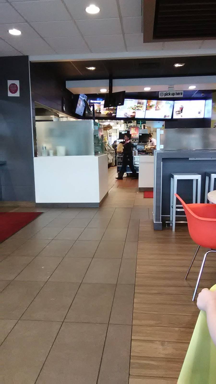 McDonalds | cafe | 325 Union St, Waterbury, CT 06706, USA | 2037574955 OR +1 203-757-4955