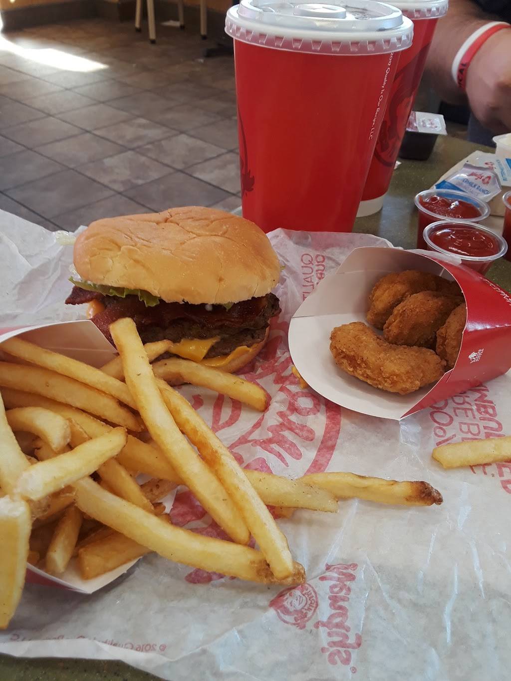 Wendys | restaurant | 900 N 99th Ave, Avondale, AZ 85323, USA | 6234780990 OR +1 623-478-0990