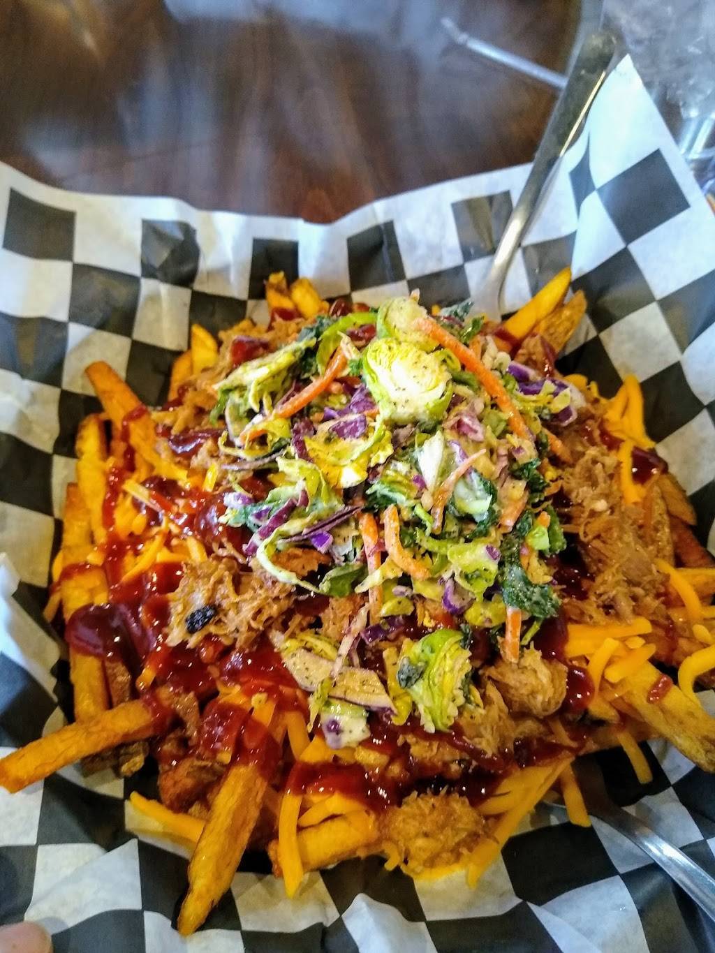 Backwoods Burger Bar | restaurant | 324 E Market St, Kingsport, TN 37660, USA | 4233924272 OR +1 423-392-4272