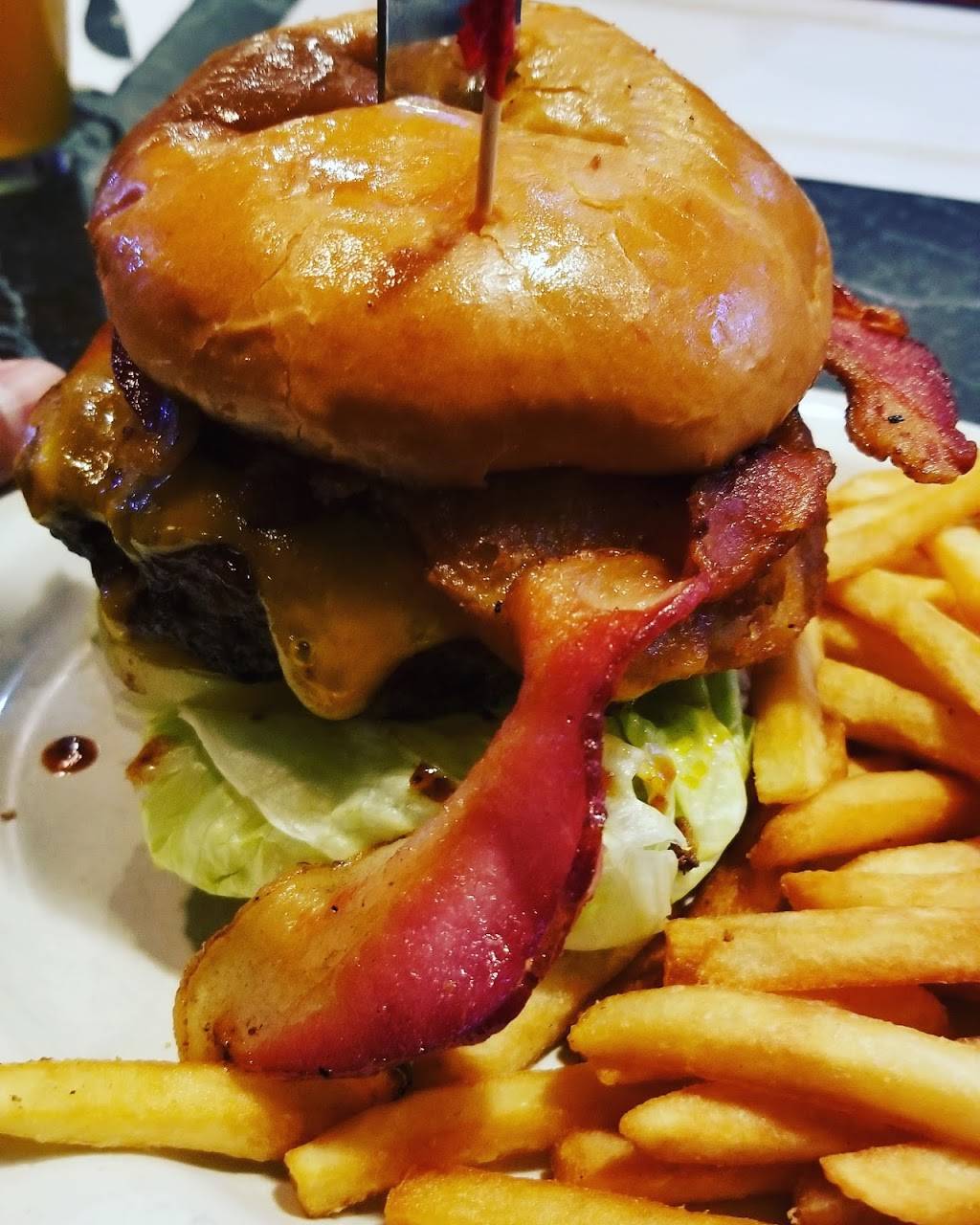 Brownstone Tavern | restaurant | 847 W Alexis Rd, Toledo, OH 43612, USA | 4194780324 OR +1 419-478-0324