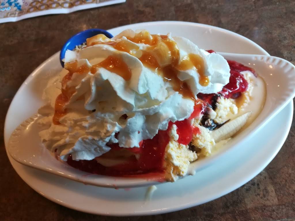 Sharis Cafe and Pies | bakery | 19428 Hwy 99, Lynnwood, WA 98036, USA | 4257786028 OR +1 425-778-6028