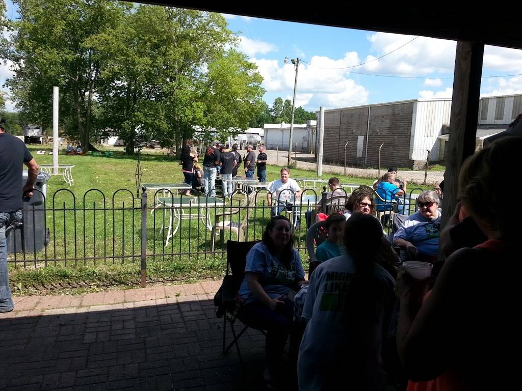 Big Dawgz | restaurant | 7189N N Main St, Camden, OH 45311, USA | 9374527331 OR +1 937-452-7331