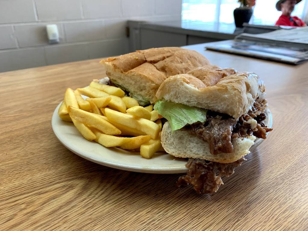 Riche Cafe | restaurant | 8117 E St Bernard Hwy, St Bernard, LA 70085, USA | 5046823300 OR +1 504-682-3300