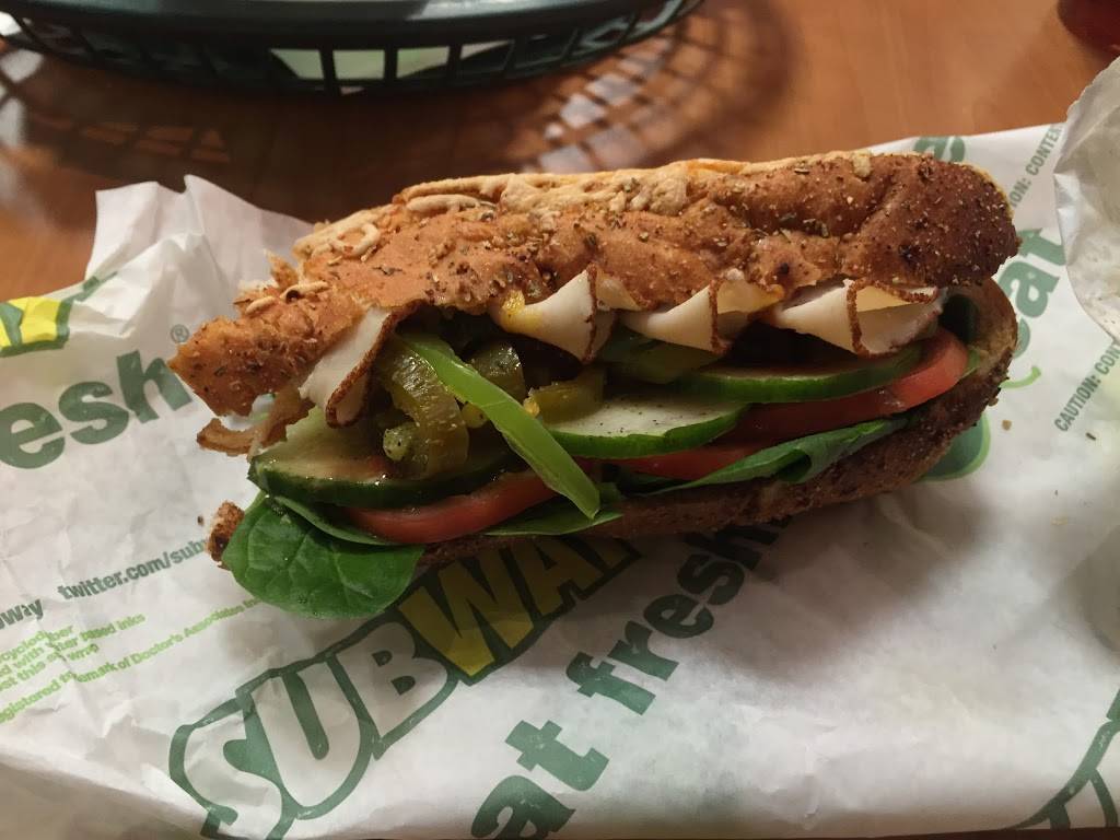 Subway Restaurants | restaurant | Reynolds Ranch Shopping Center, 2620 Reynolds Ranch Pkwy Suite 120, Lodi, CA 95240, USA | 2093333386 OR +1 209-333-3386
