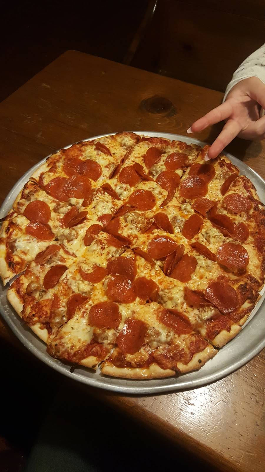 Arnies Pizza | restaurant | 2S676 IL-59, Warrenville, IL 60555, USA | 6303934040 OR +1 630-393-4040