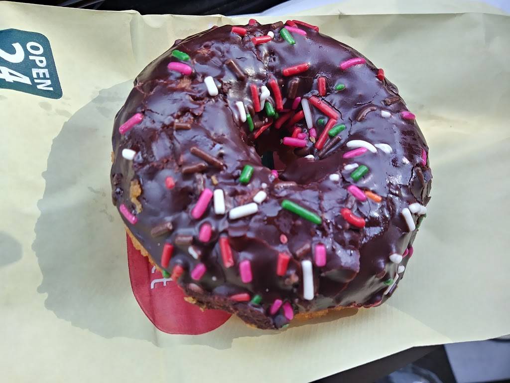 Winchells Donut House | cafe | 4000 E. Firestone Blvd, South Gate, CA 90280, USA | 3233579953 OR +1 323-357-9953