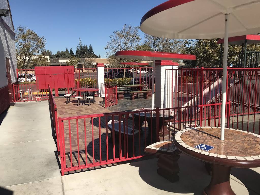 Adalbertos Mexican Food Restaurant | restaurant | 3243 W Hammer Ln, Stockton, CA 95209, USA | 2099577480 OR +1 209-957-7480