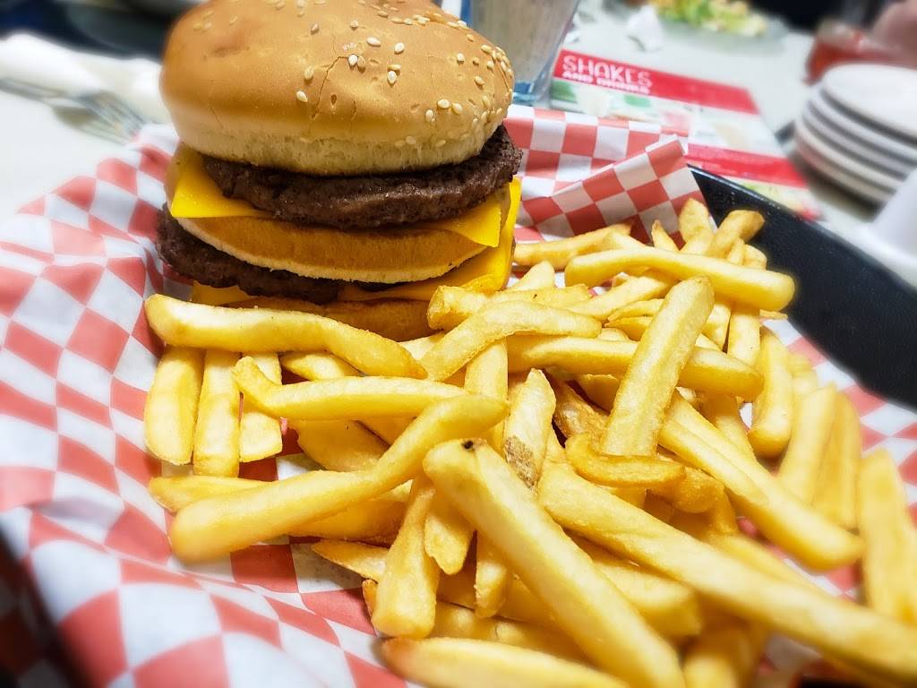 Bobs Big Boy | restaurant | 540 Sandalwood Dr, Calimesa, CA 92320, USA | 9094468822 OR +1 909-446-8822