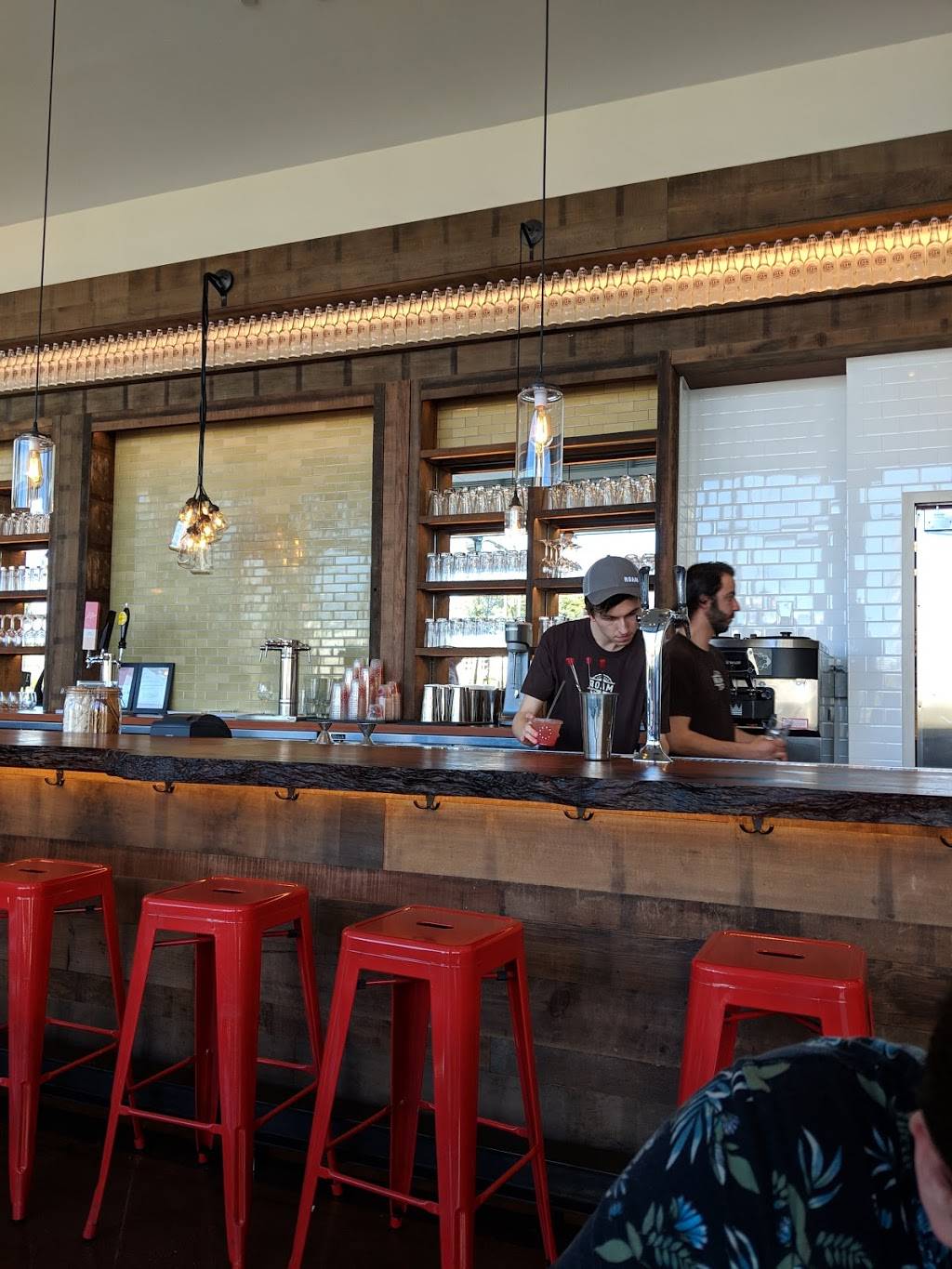 Roam Artisan Burgers | restaurant | 6000 Bollinger Canyon Rd Suite 1101, San Ramon, CA 94583, USA | 9253651427 OR +1 925-365-1427