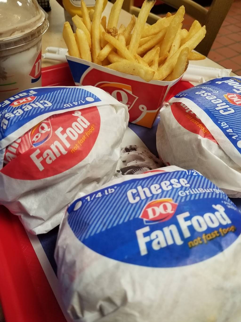 Dairy Queen | restaurant | 2770 Dundee Rd, Northbrook, IL 60062, USA | 8474982571 OR +1 847-498-2571