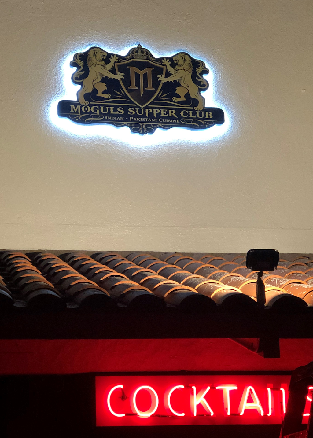 Moguls Supper Club | restaurant | 7440 Mission St, Colma, CA 94014, USA | 4158301453 OR +1 415-830-1453