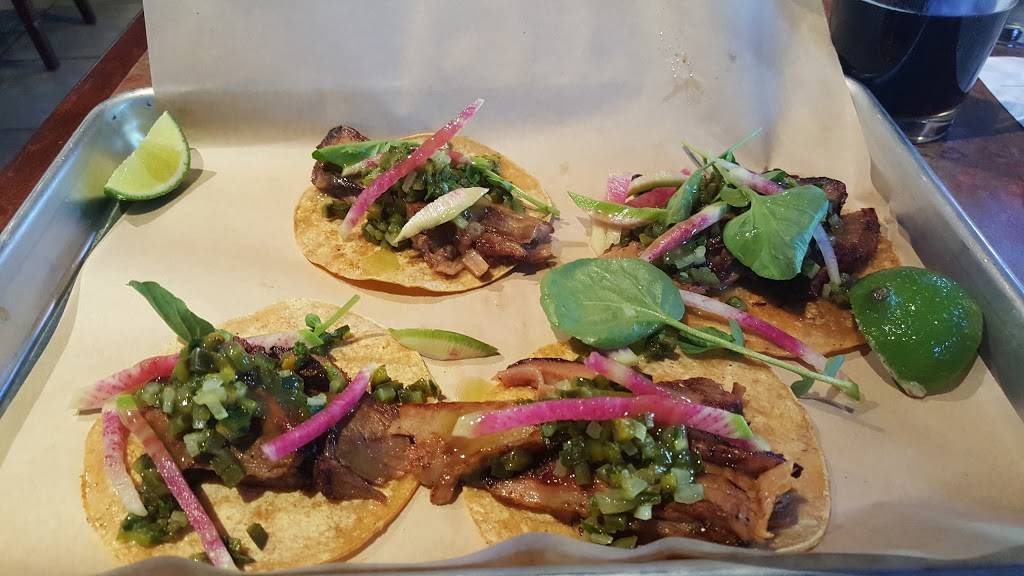 Rookies Sports Bar & Grill | restaurant | 321 1st St, Benicia, CA 94510, USA | 7077467665 OR +1 707-746-7665