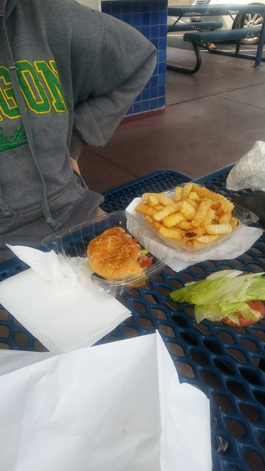 Fosters Freeze | restaurant | 315 N Ham Ln, Lodi, CA 95240, USA | 2093686398 OR +1 209-368-6398