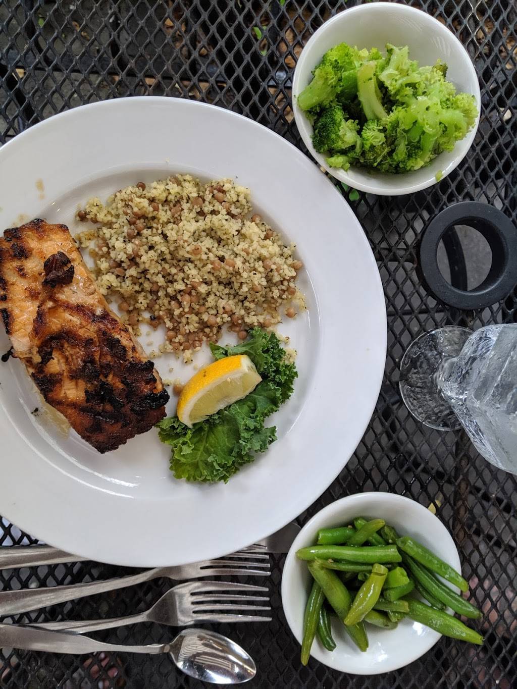 The Tavern | restaurant | 220 E College Ave, State College, PA 16801, USA | 8142386116 OR +1 814-238-6116