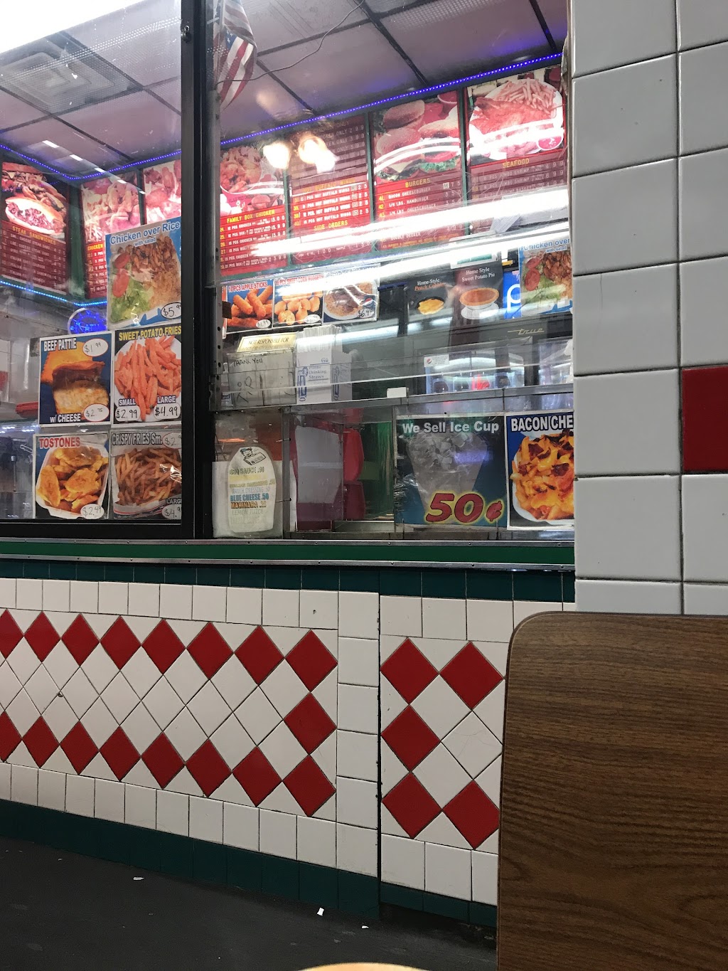 Village Chicken & Burger | restaurant | 1739 Amsterdam Ave, New York, NY 10031, USA | 2122811060 OR +1 212-281-1060