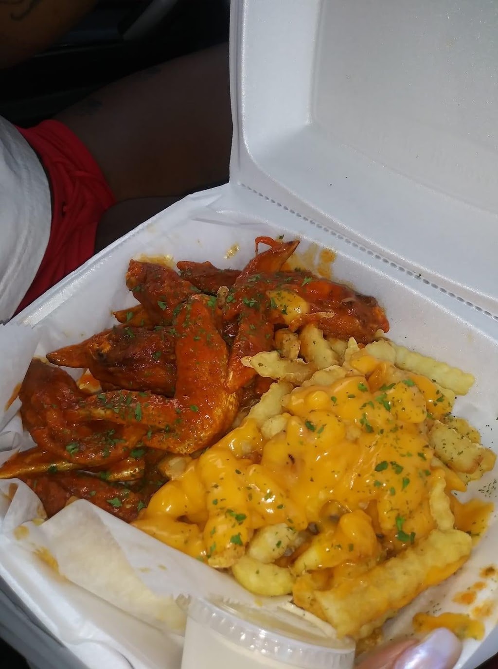 Krispy Wings | restaurant | 1336 Jackson Ave, Memphis, TN 38107, USA | 9019225712 OR +1 901-922-5712