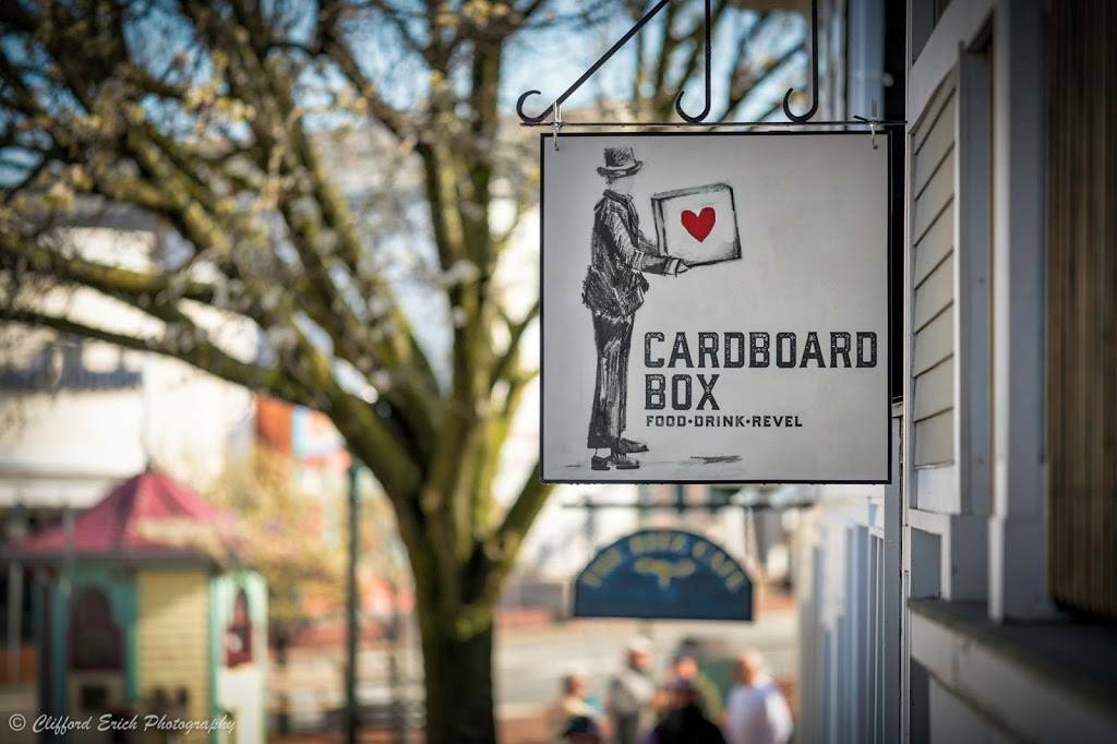 The Cardboard Box | restaurant | 6 Circuit Ave, Oak Bluffs, MA 02557, USA | 5083382621 OR +1 508-338-2621