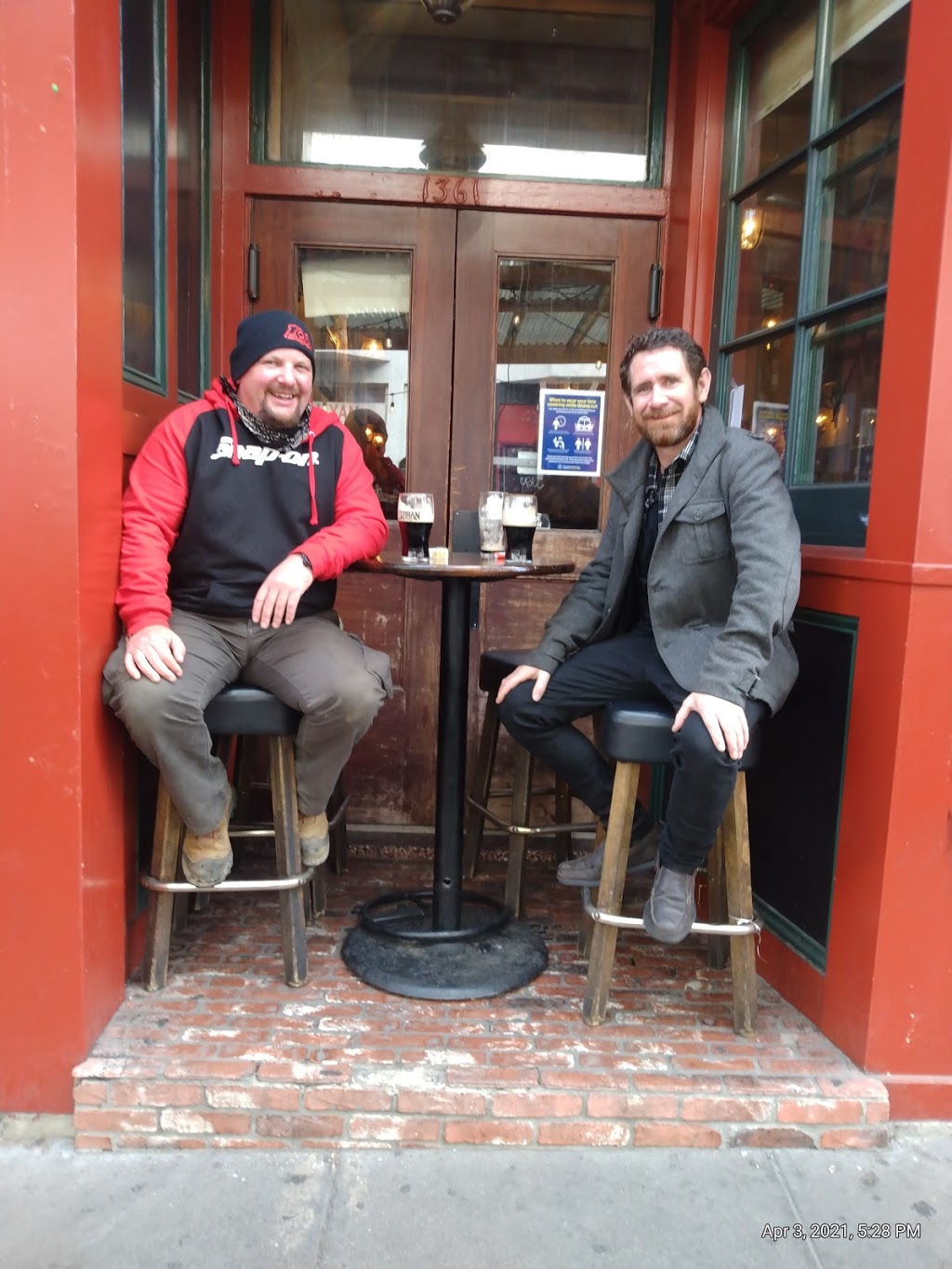 Maggie McGarrys | restaurant | 1353 Grant Ave, San Francisco, CA 94133, USA | 4153999020 OR +1 415-399-9020