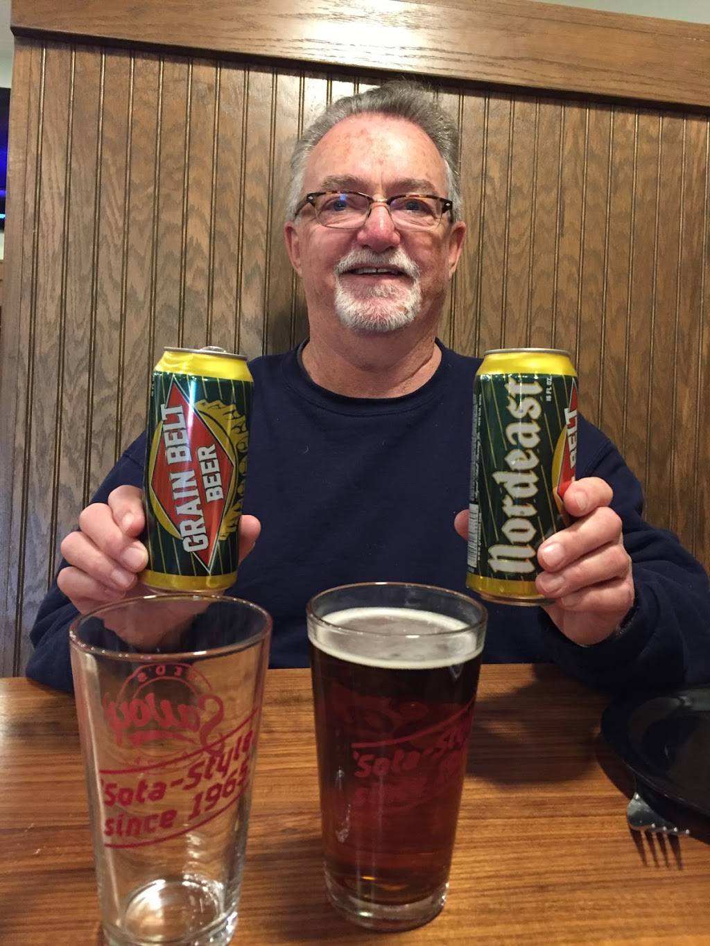 Reds Savoy Pizza | restaurant | 225 Central Ave, Osseo, MN 55369, USA | 7632054662 OR +1 763-205-4662