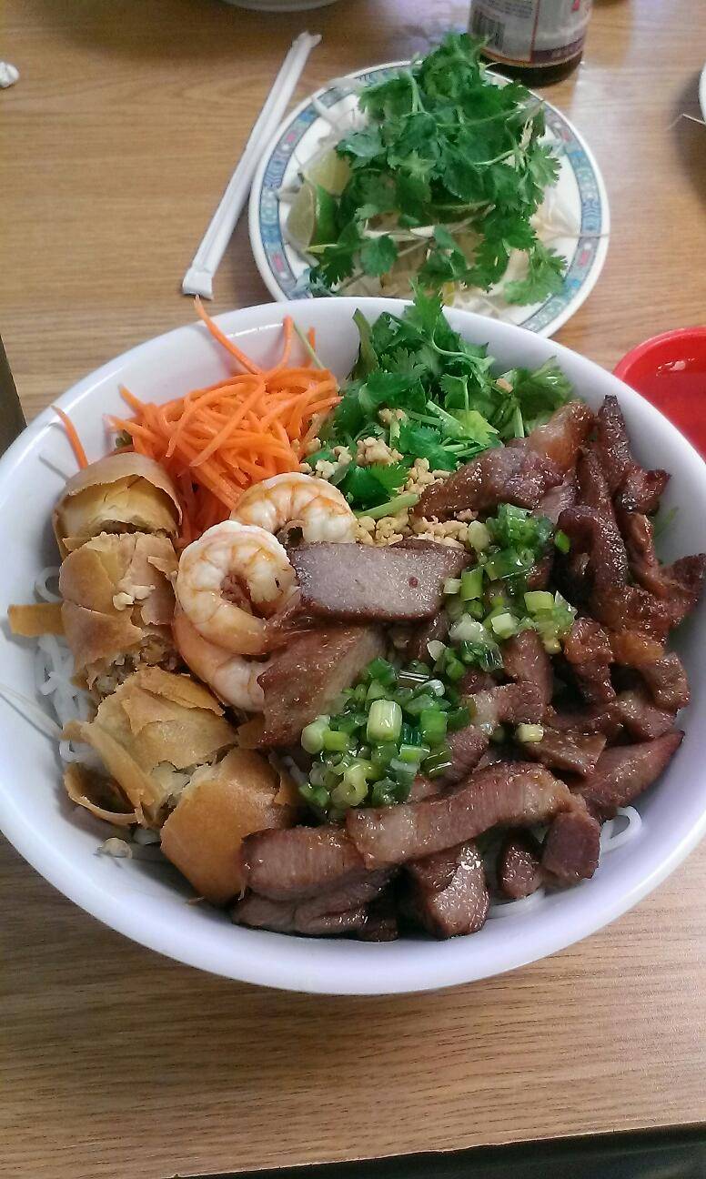 Saigon Express | restaurant | 1098 Arcade St, St Paul, MN 55106, USA | 6517740379 OR +1 651-774-0379