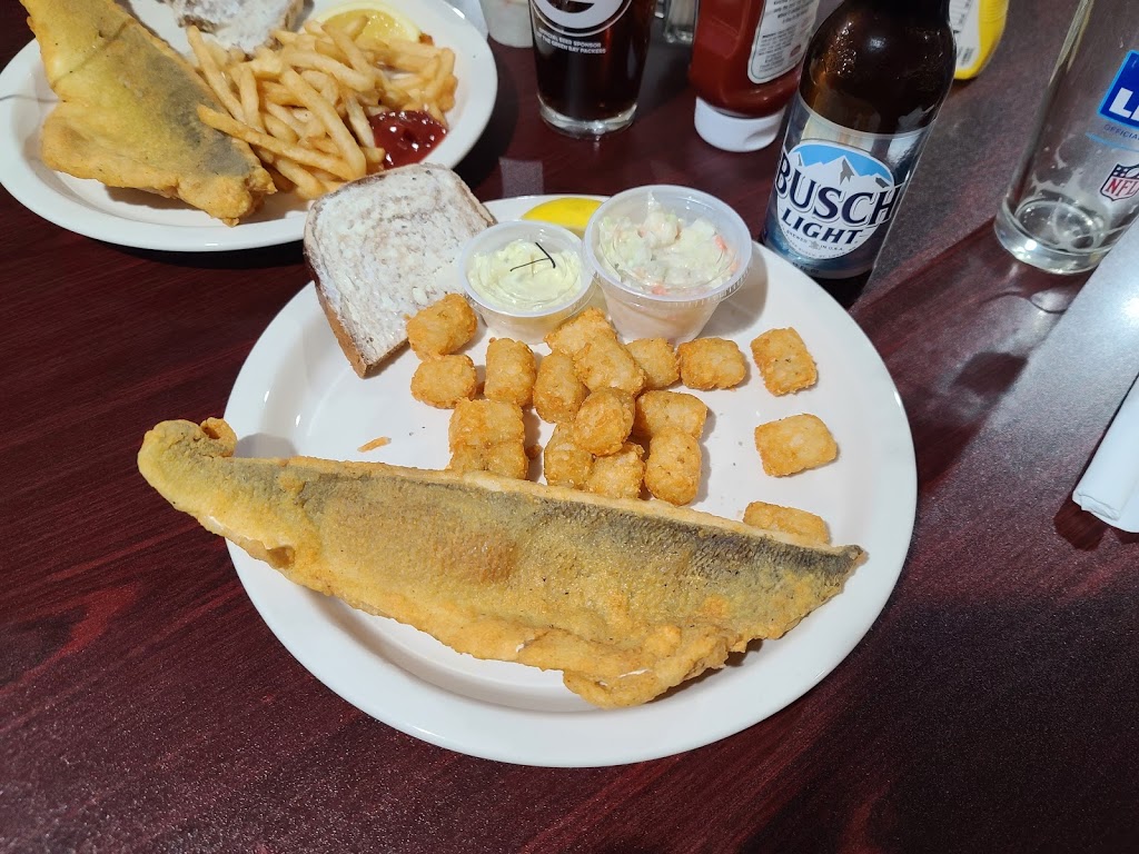 Dereks Town and Country | restaurant | 10847 State Rd 17, Gleason, WI 54435, USA | 7153690404 OR +1 715-369-0404