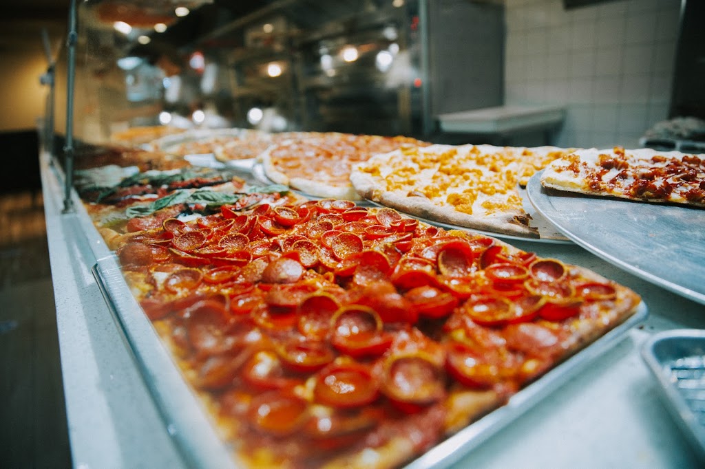 Carnegie Pizza | restaurant | 200 W 41st St, New York, NY 10036, USA | 2127774141 OR +1 212-777-4141