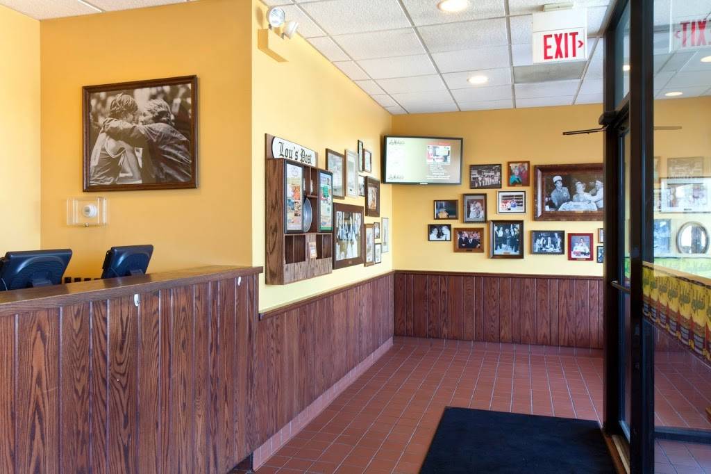 Lou Malnatis Pizzeria | meal delivery | 3223 Lake Ave, Wilmette, IL 60091, USA | 8472565780 OR +1 847-256-5780