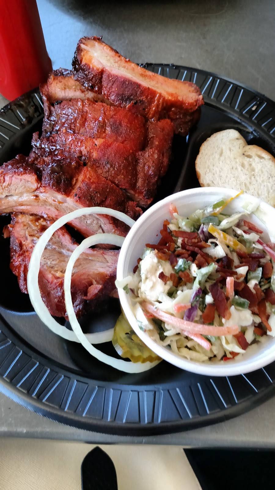 Off the Bone Barbeque | restaurant | 1734 S Lamar St, Dallas, TX 75215, USA | 2145659551 OR +1 214-565-9551
