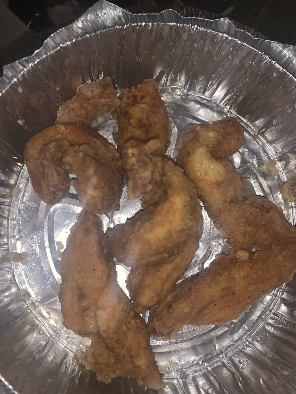 La Rola | restaurant | 400 E 198th St, Bronx, NY 10458, USA | 9176881448 OR +1 917-688-1448