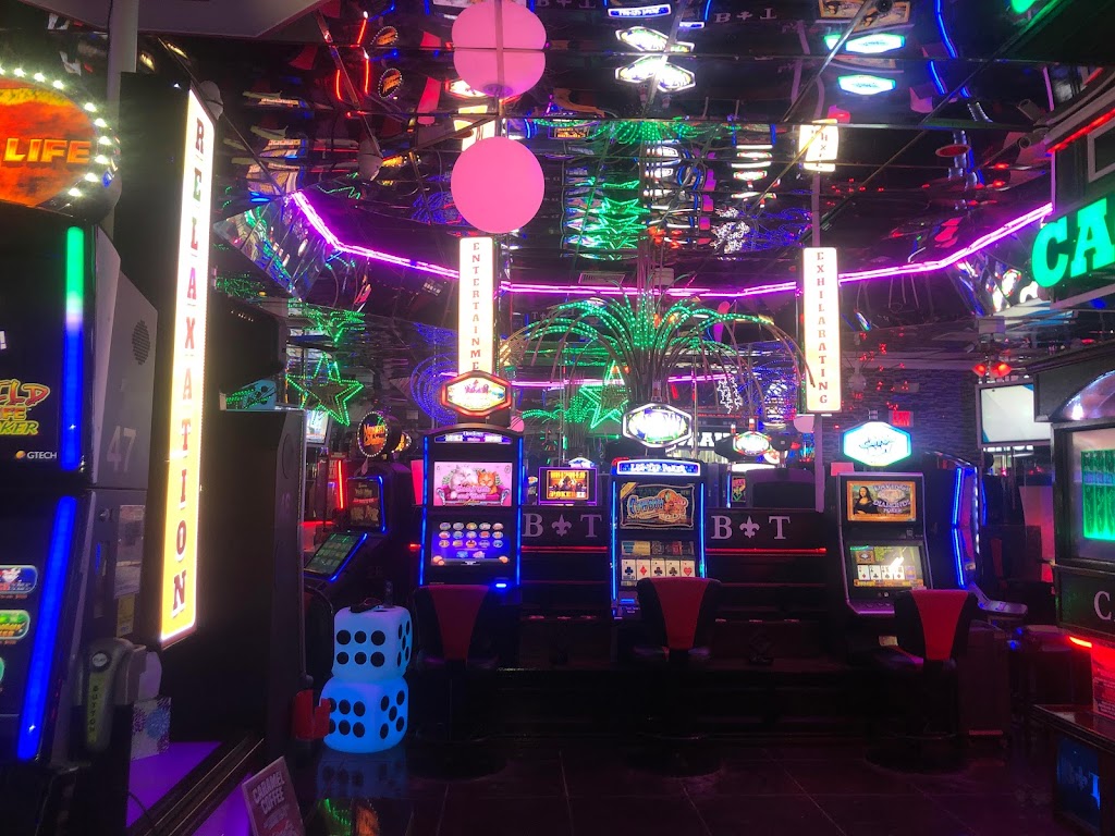 Bordertown Casino & Travel Plaza | restaurant | 2466 Toomey Rd #6309, Vinton, LA 70668, USA | 3375895628 OR +1 337-589-5628