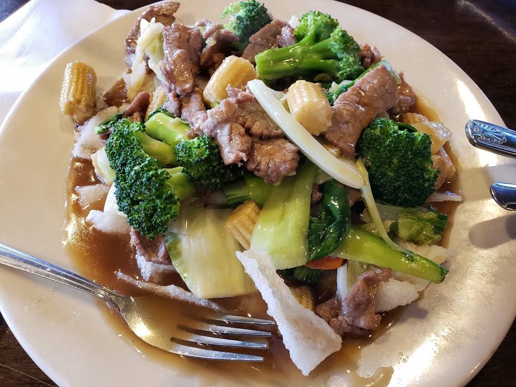 Pho Deluxe | restaurant | 1577 Spring Hill Rd, Vienna, VA 22182, USA | 7039929375 OR +1 703-992-9375