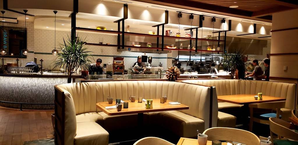 Lightkeepers | restaurant | 455 Grand Bay Dr, Key Biscayne, FL 33149, USA | 3053654156 OR +1 305-365-4156