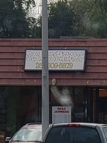 Gear Jammers Truck Stop | restaurant | 1611 S Broad St, Scottsboro, AL 35768, USA | 2566095879 OR +1 256-609-5879